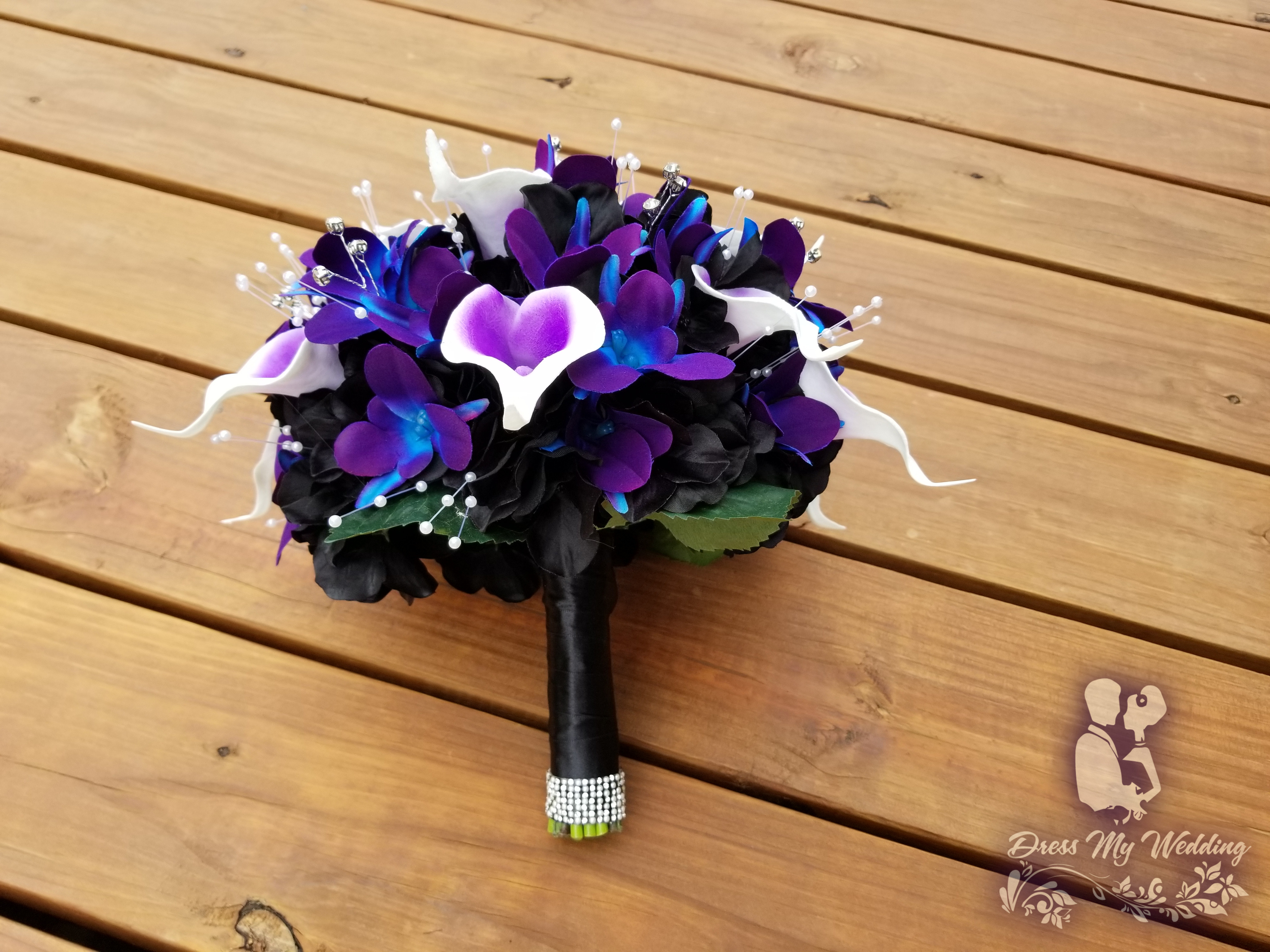 blue and purple wedding flowers